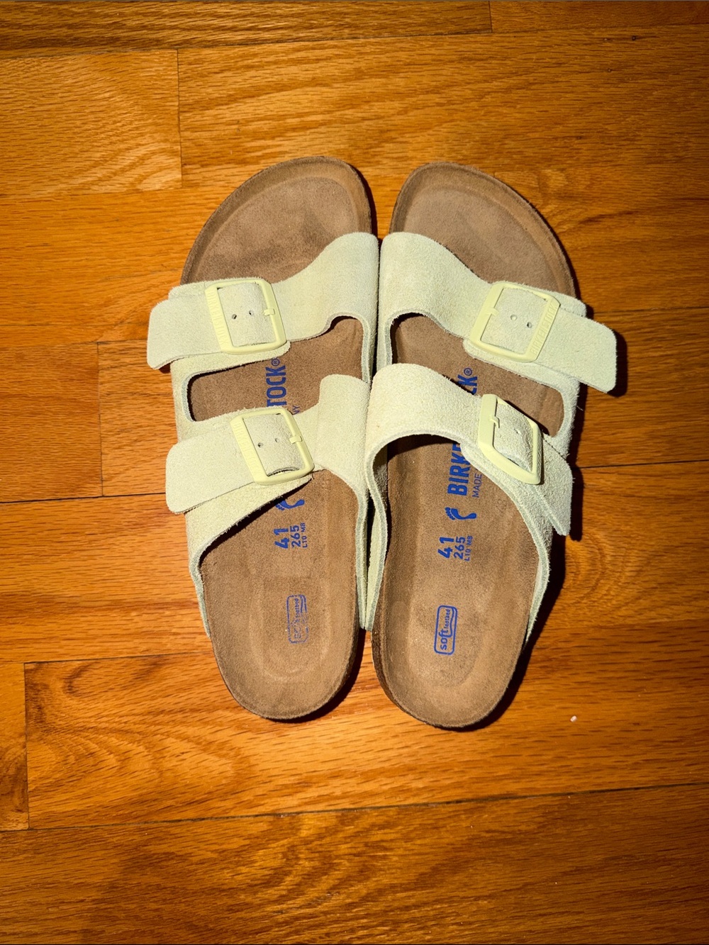 NWOT Faded Lime Soft Footbed Birkenstock Arizona